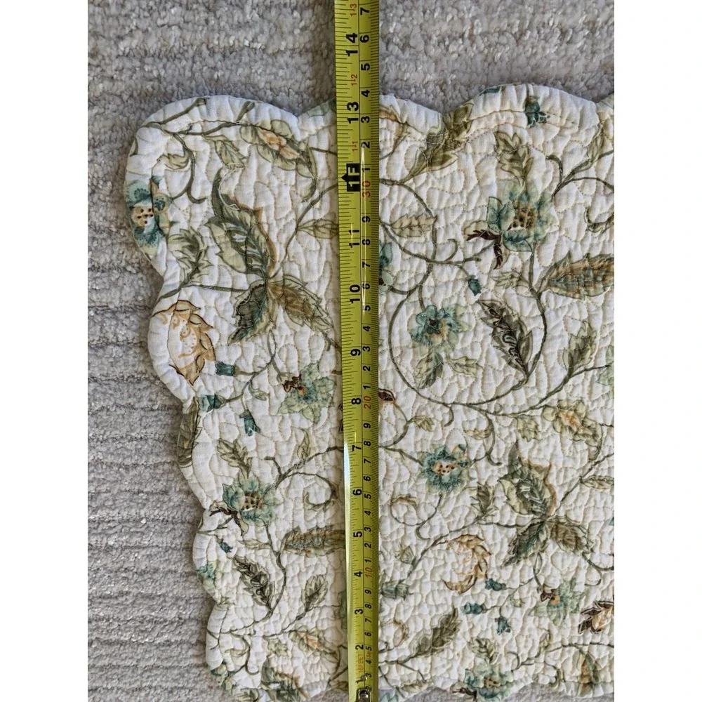 C&F Enterprises Cotton Placemats Set 6 Scalloped Quilted Floral Reversible